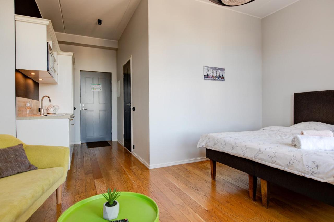 Stylish Studio In Perfect Location, 24H Reception Appartement Tallinn Buitenkant foto