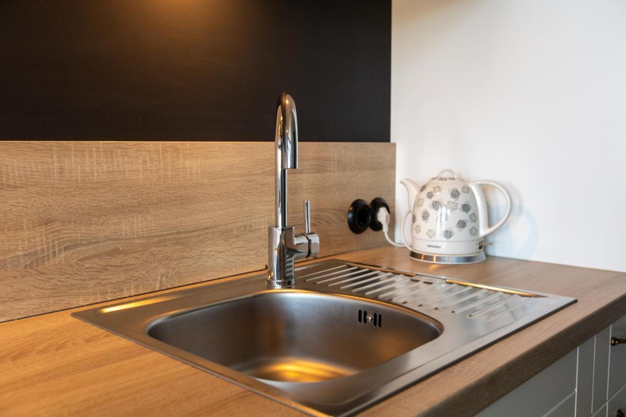 Stylish Studio In Perfect Location, 24H Reception Appartement Tallinn Buitenkant foto