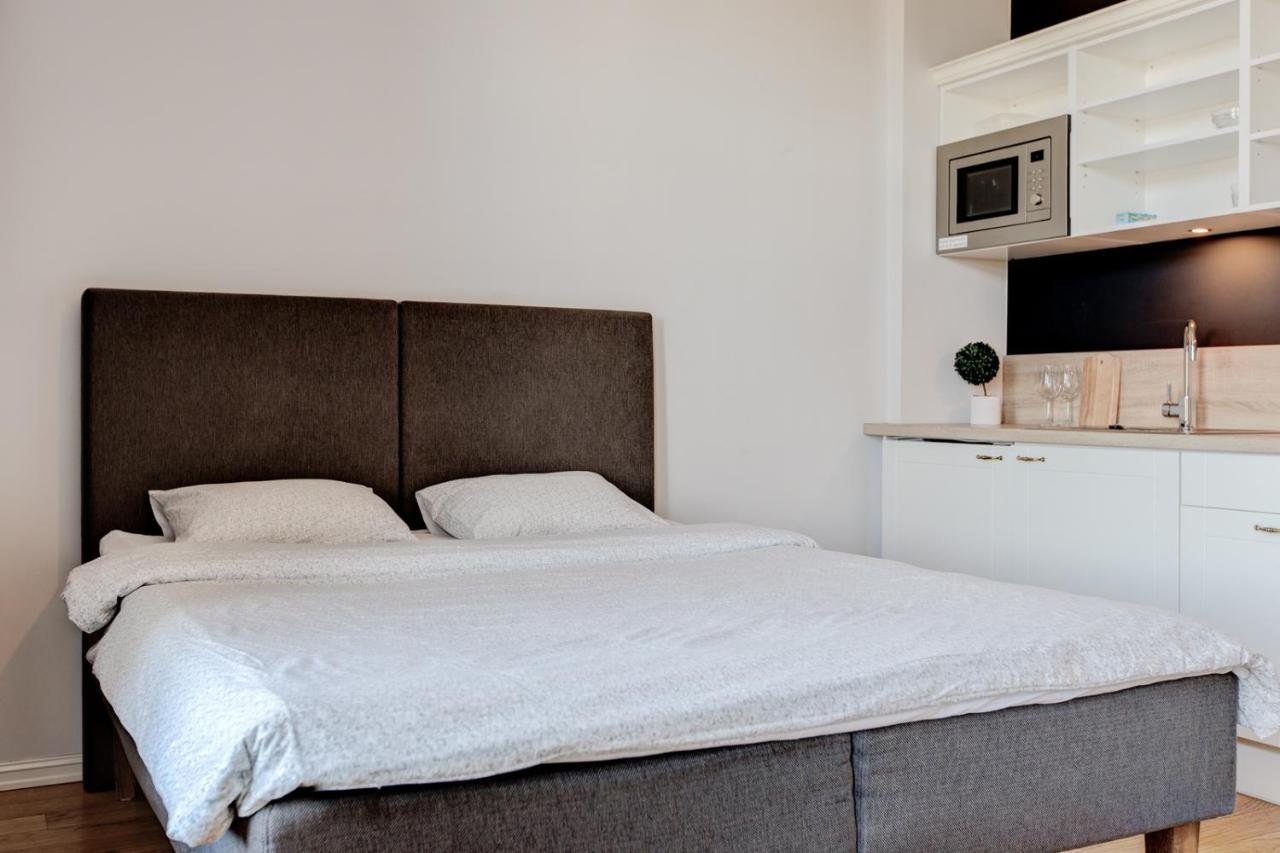 Stylish Studio In Perfect Location, 24H Reception Appartement Tallinn Buitenkant foto