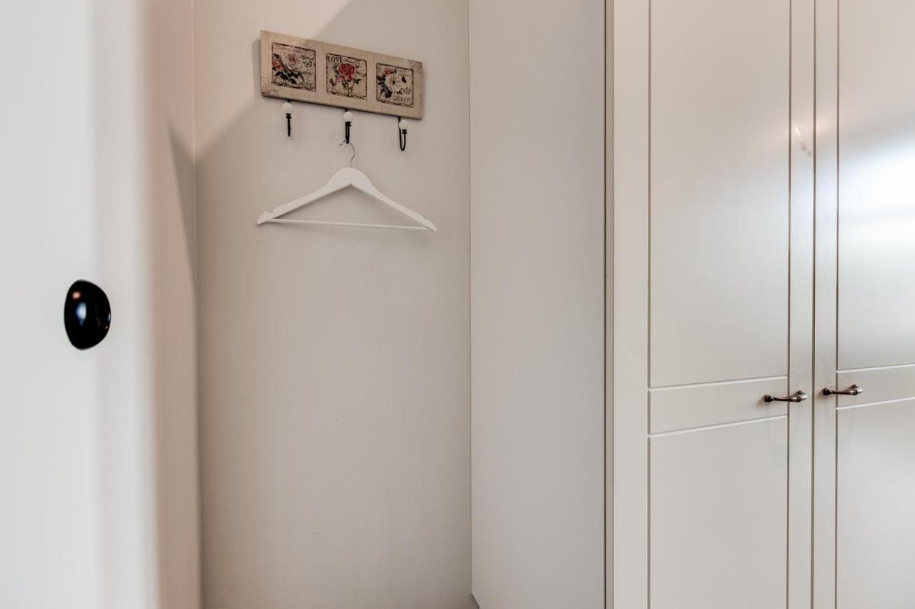 Stylish Studio In Perfect Location, 24H Reception Appartement Tallinn Buitenkant foto