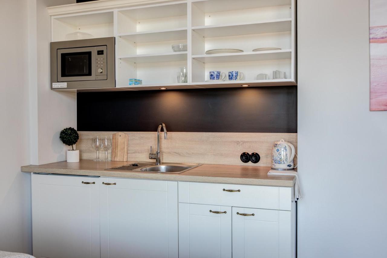 Stylish Studio In Perfect Location, 24H Reception Appartement Tallinn Buitenkant foto